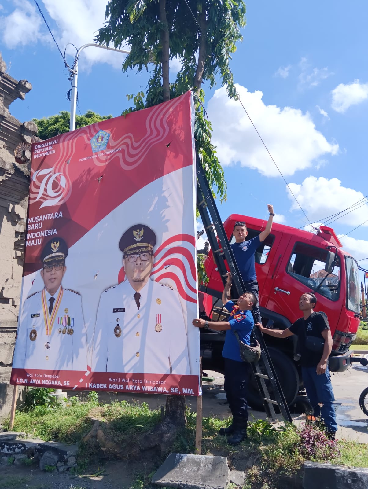 Kegiatan Pemasangan Bendera dan Baliho Menyambut HUT RI KE 79