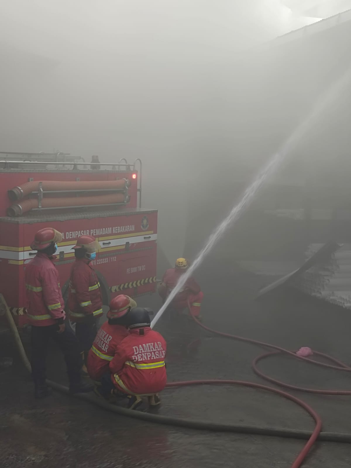 Kebakaran Guang Gas dan Gudang Bangunan 