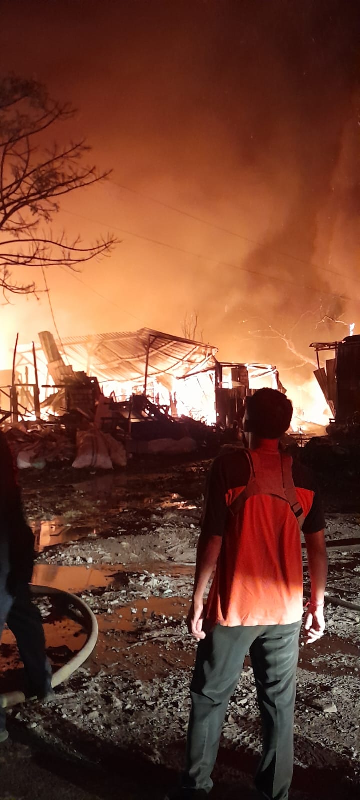 Kebakaran Gudang Rongsokan Jl Pura Banyu Kuning  Denpasar 