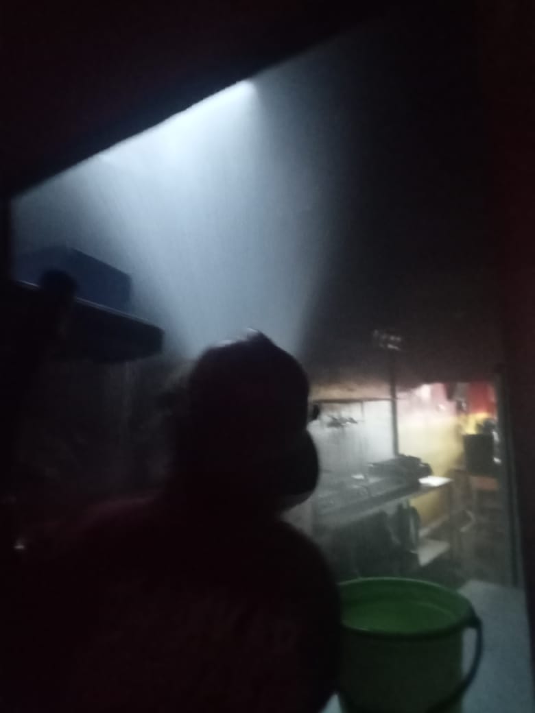 SALAH SATU TEMPAT MAKAN SIAP SAJI DI JALAN WABISANA BARAT  DI LAHAP SI JAGO MERAH 