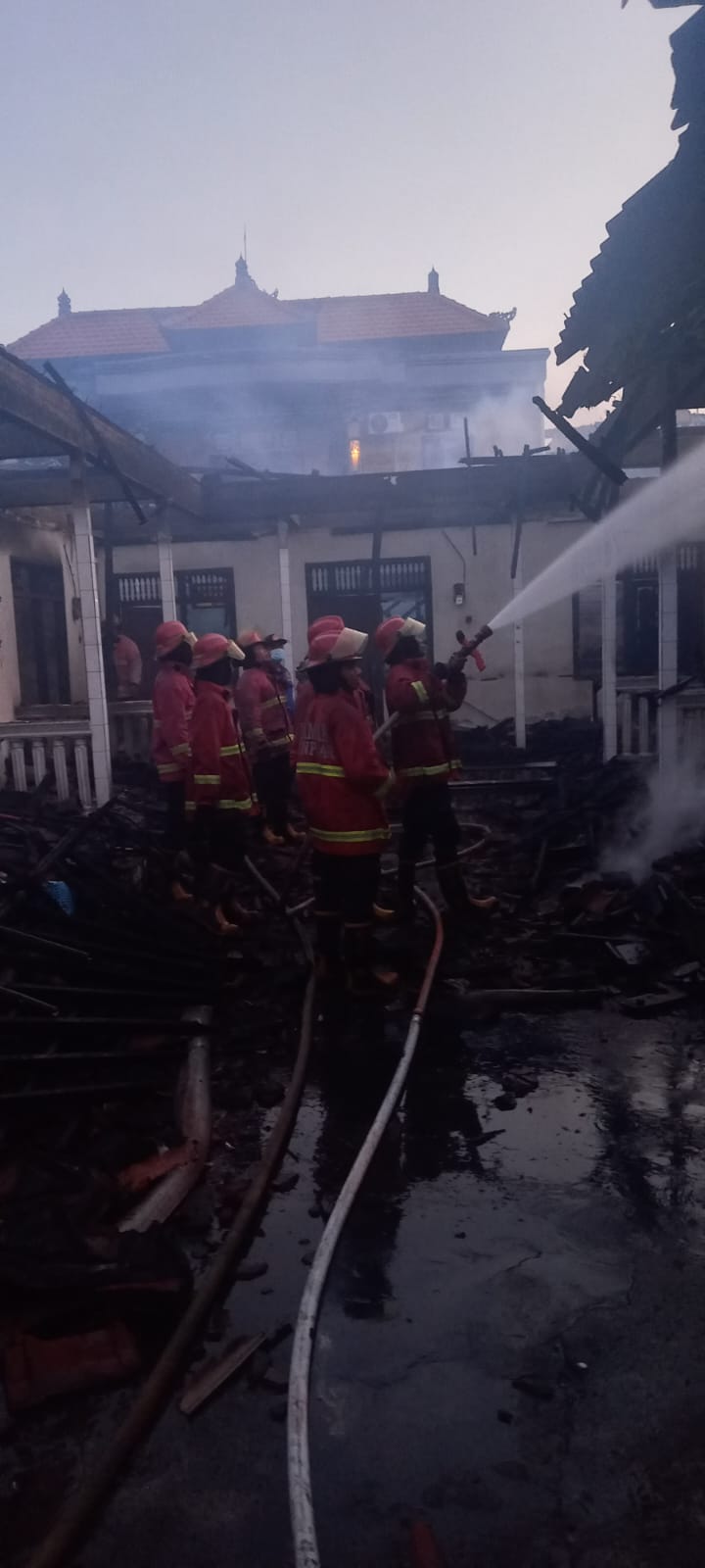 Rumah Kost Jl Buluindah Denpasar Ludes Terbakar 
