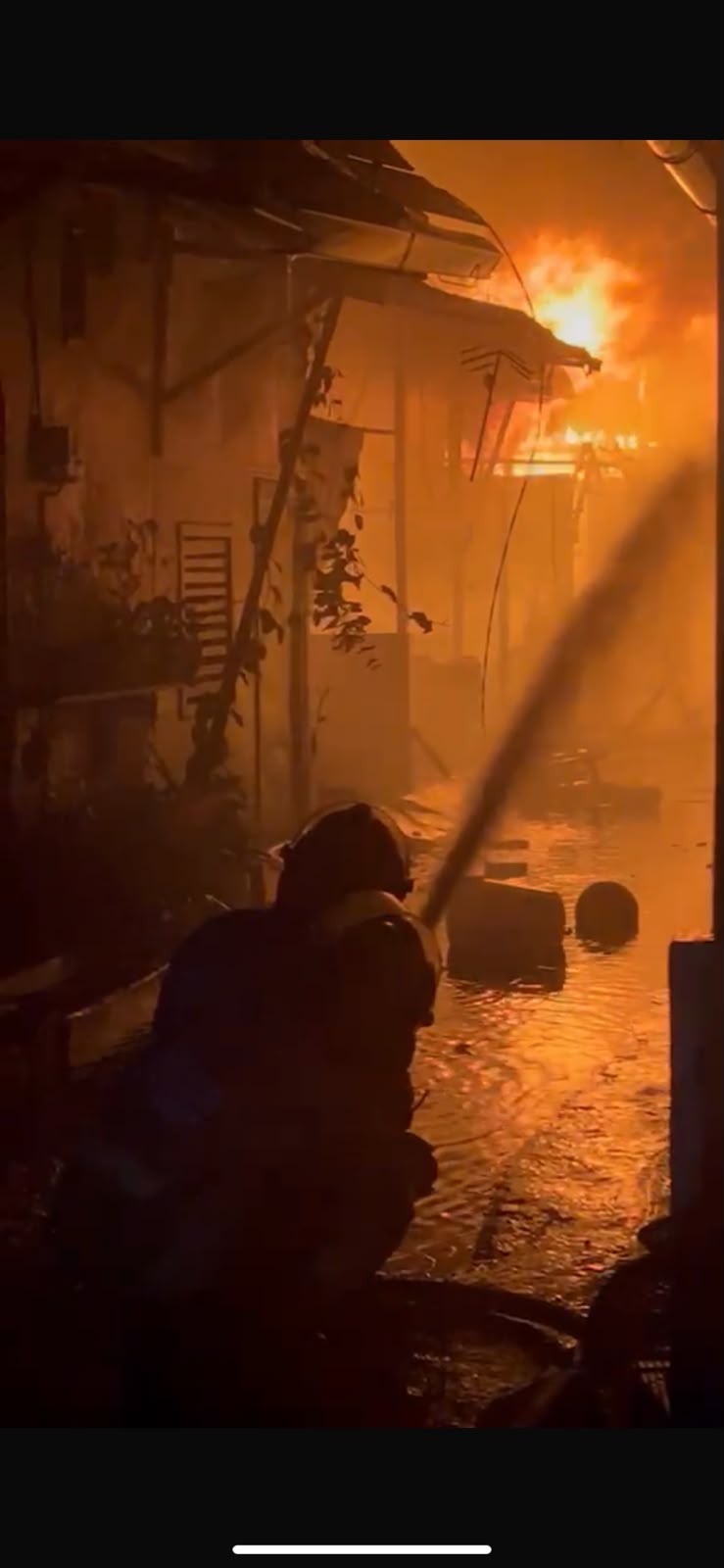 Rumah di Jl. Marlboro XII Terbakar, Seluruh Pos Pemadam Kota Denpasar Dikerahkan